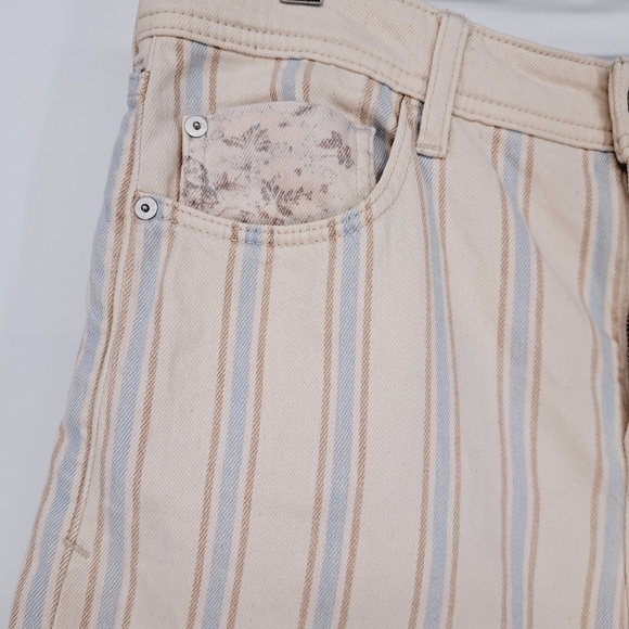 Anthropologie Pilcro Slim Boyfriend Striped Mixed Media HI Rise Shorts - Picture 5 of 10